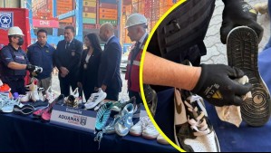 Aduanas detecta más de 16 mil zapatillas provenientes de China: Estaban cubiertas con tierra para parecer usadas