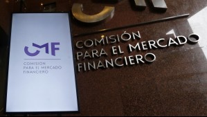 CMF alerta por ocho entidades que ofrecen créditos web: Piden adelanto de pagos y no entregan el dinero