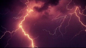 'Con precipitaciones aisladas': Meteorología emite aviso por tres días de tormentas eléctricas en zonas de dos regiones del país