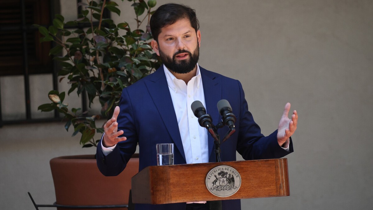 Cadem: Presidente Boric cierra su gobierno con un 37% de aprobación