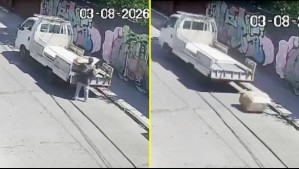 Video muestra momento exacto en que caja con cadáver 'cae' frente a casa de alcaldesa de Quinta Normal