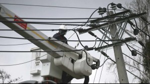 ¿Dónde y a qué hora?: Cortes de luz afectarán a la Región Metropolitana este martes 10 de marzo