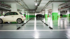 Sernac inicia fiscalización a estacionamientos: ¿Cómo te protege la ley ante un robo o daño de tu vehículo?