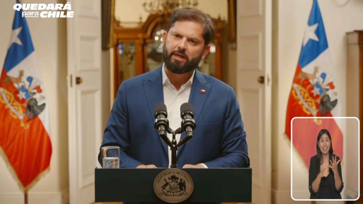 'En ambos asumo la responsabilidad': Presidente Boric hace mea culpa sobre caso Monsalve y fallida compra de casa Allende