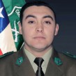 En la noche de este miércoles, se confirmó la muerte del sargento de Carabineros Javier Figueroa, quien en la mañana de este miércoles fue baleado en medio de una fiscalización en la comuna de Puerto Varas, región de Los Lagos.