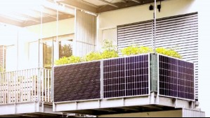 Logró bajar su cuenta de luz con paneles solares en el balcón, pero la justicia lo obligó a retirarlos