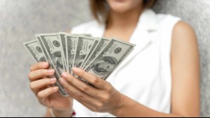 Pensó que era una emergencia cuando su esposa le dijo que 'no podía respirar': En realidad había ganado millonario premio