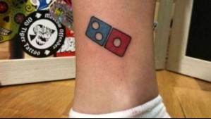 Se tatuó logo de pizzería para tener comida gratis por 100 años pero le quitaron el beneficio