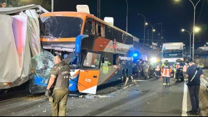 Accidente en Ruta 5 Sur: Al menos seis lesionados deja choque de bus con camión de carga en Talca
