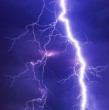 La Dirección Meteorológica de Chile (DMC) actualizó sus avisos de nubes tornádicas y tormentas eléctricas. Este último fenómeno ahora abarcará nueve regiones, incluida la Región Metropolitana. ¡Detalles!