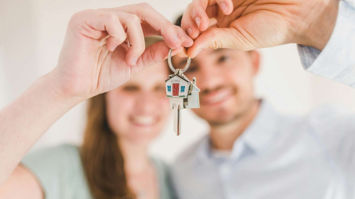 Sueño de la casa propia: ¿Cuántos años de sueldo necesita una persona para pagar un crédito hipotecario en Chile?