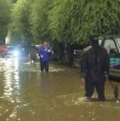 El sistema frontal que afecta la zona centro-sur dejó inundaciones, fuertes vientos e inestabilidad que podría generar nubes tornádicas. Se espera que el frente llegue esta noche de lunes a la región de O\\\'Higgins y parte de la Metropolitana.