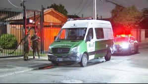 Padre salva a su hija de dos años en portonazo en Pudahuel: Está grave tras ser golpeado con un martillo y apuñalado
