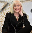 Un fallo en Roma reveló al hijo adoptivo y heredero de Raffaella Carrà. La disputa por un musical expuso el control de sus derechos, imagen y legado tras la muerte de la artista.