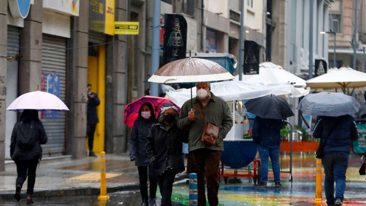 Precipitaciones en Santiago este viernes: ¿A qué hora lloverá en la capital?