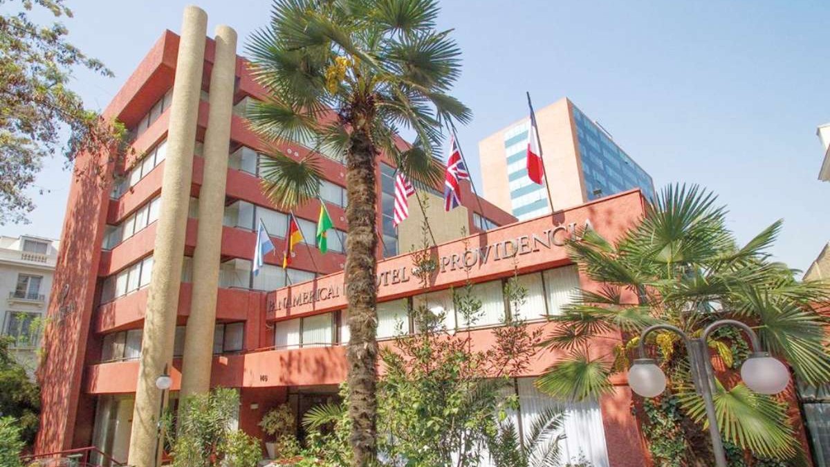 Conocido hotel en Providencia cambia de dueños: Pasará a tener nuevo nombre