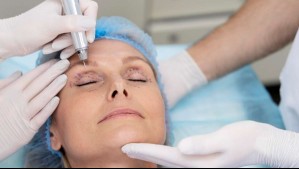 Fue a realizarse un procedimiento estético y terminó ciega de un ojo: Médico argentino fue condenado