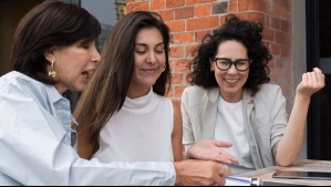 ¿Eres mujer y buscas trabajo? Postula a miles de ofertas laborales en la feria 'Avanza Mujer 2026'