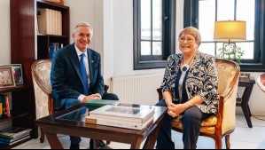 Presidente José Antonio Kast recibe a Michelle Bachelet en La Moneda