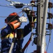 La medida responde a trabajos en el cableado de la red eléctrica. Revisa los detalles sobre la hora y lugar en que se interrumpirá el suministro este lunes en la Región Metropolitana.