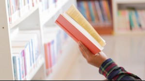 Abre nueva librería en Santiago Centro: Ofrece libros desde $3 mil hasta $3 millones