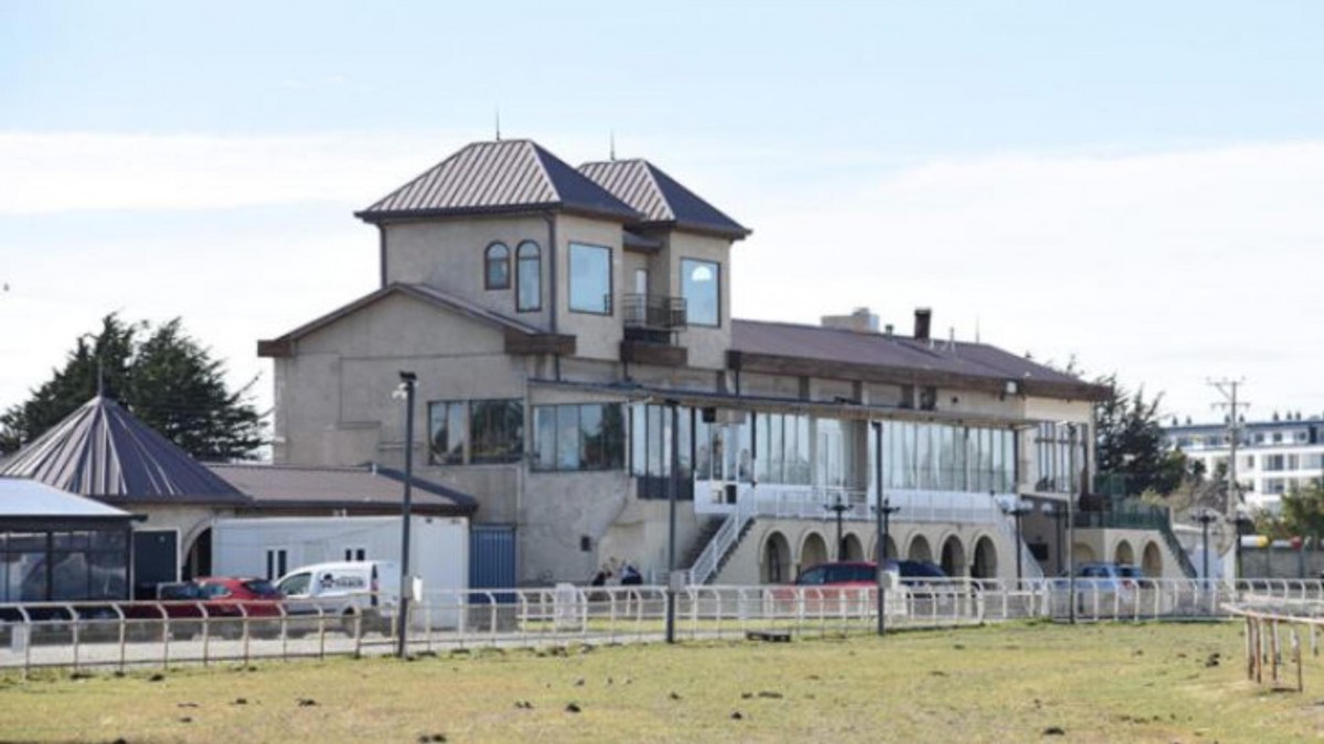 Iba a ser un parque: Gobierno desiste de expropiar Club Hípico de Punta Arenas
