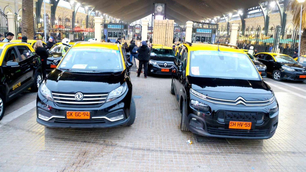 ¿Cómo se aplicará el nuevo bono para taxis y colectivos? Conoce cuánto dinero entrega