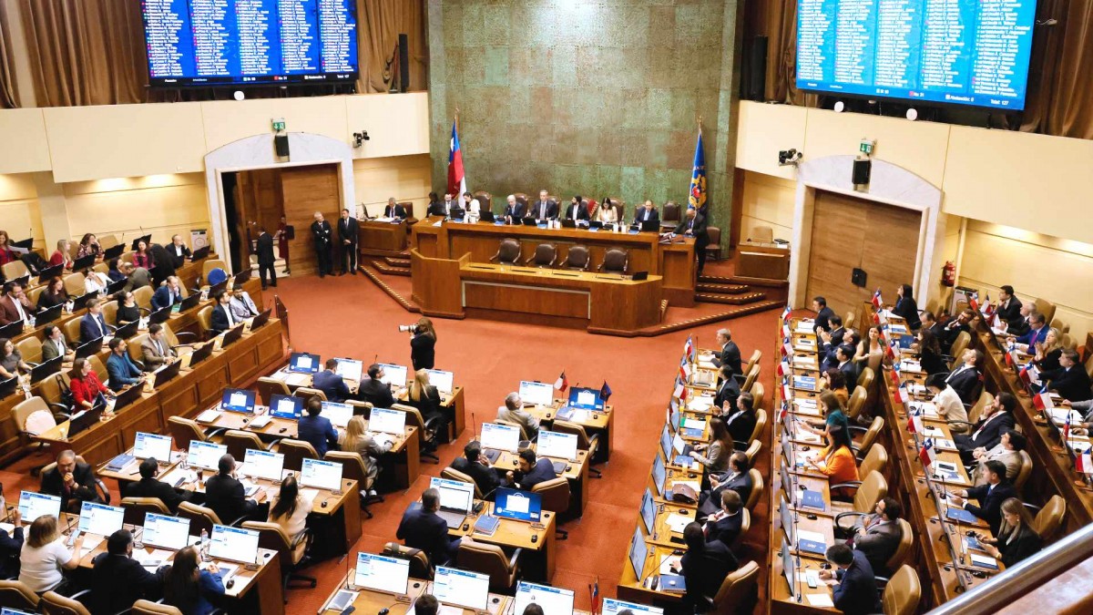 Cámara aprueba congelamiento al precio de la parafina y bono a taxistas: Proyecto pasará al Senado