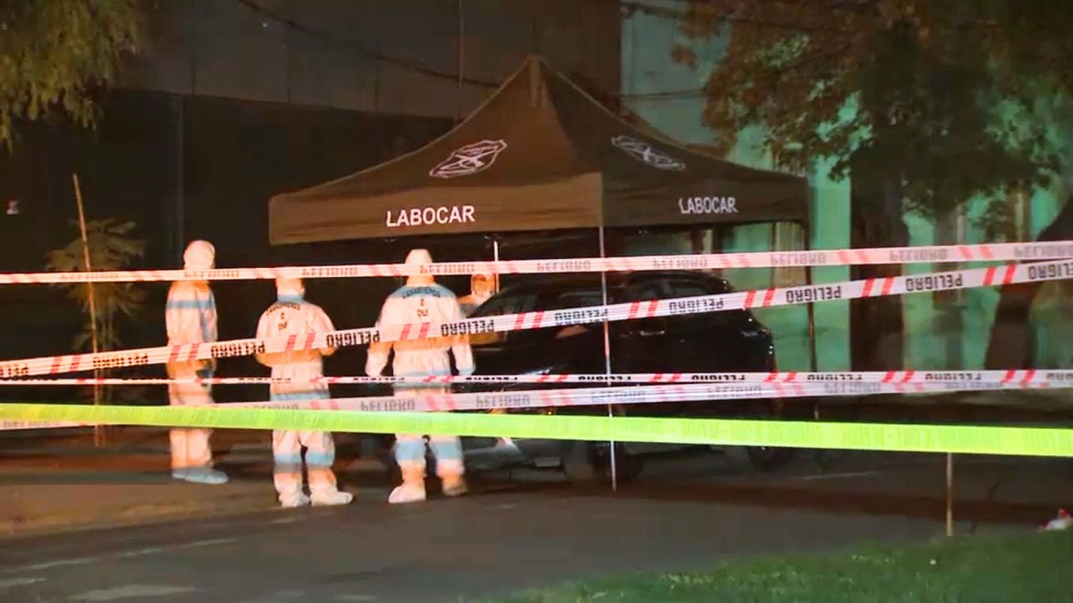 Encuentran a hombre fallecido dentro de vehículo con encargo por robo en Quinta Normal