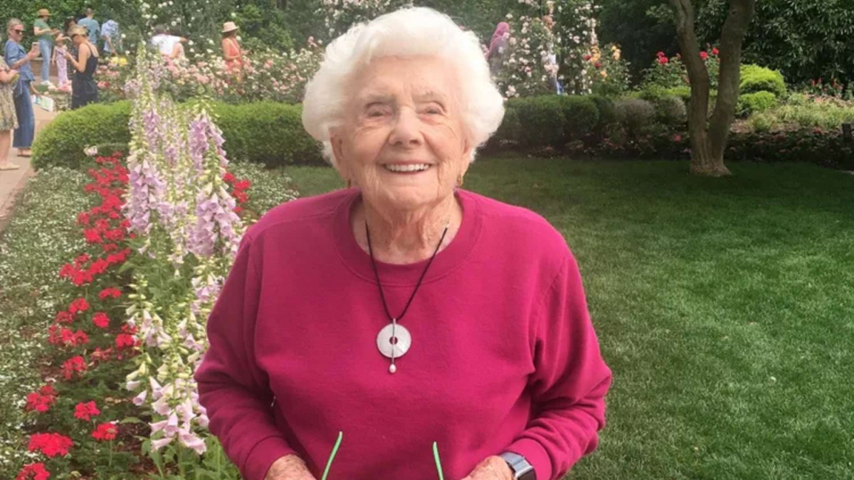 Mujer de 100 años reveló todos sus secretos de longevidad: Hijas no querían que los compartiera