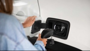 Autos eléctricos ganan terreno tras alza de la bencina: Estos son los modelos más baratos en Chile