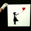 Una noticia revelada por la agencia Reuters revolucionó el mundo del arte. Al parecer fue resuelta una de las incógnitas más grandes del último tiempo: La identidad del artista detrás de las obras de Banksy.