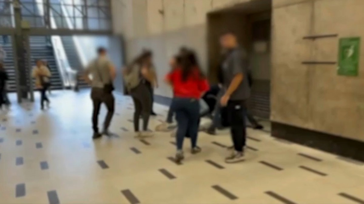 Detienen en el Metro a tercer implicado en secuestros en Santiago