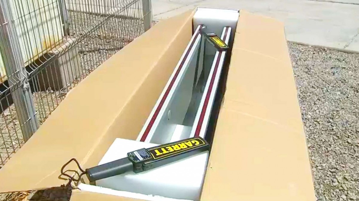 Llega primer pórtico detector de metales a colegio de Calama donde se registró mortal ataque