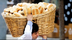 Siguen las alzas: Panaderos advierten que el precio del pan podría subir hasta un 10% por alza de combustibles
