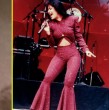 Hoy se cumplen 31 años del asesinato de la reconocida cantante Selena Quintanilla. Tenía apenas 23 años y una carrera musical que iba en ascenso, cuando la presidenta de su club de fans, Yolanda Saldívar le quitó la vida de un disparo.