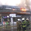 Un incendio afecta a la galería Las Palmas en el centro de Concepción. Bomberos trabaja intensamente y se busca a dos personas que podrían haber estado al interior del recinto.