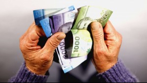 Anticipo de Bono Invierno y vales de gas: Las propuestas de ayuda del oficialismo por alza de combustibles