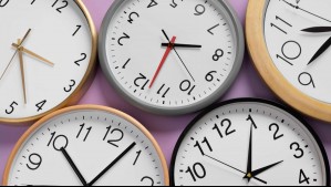 Esta es la hora oficial en Chile tras el cambio al horario de invierno