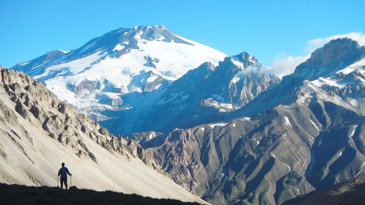 Detectan actividad sísmica en volcán San José de la Región Metropolitana: Se reportó fracturamiento de roca y fluidos