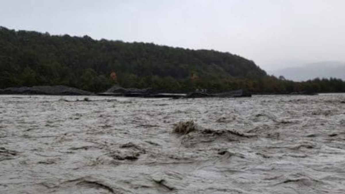 Alerta Roja en la región de Aysén: Viviendas bajo amenaza de inundación tras intensas lluvias que desbordaron el río Mosco