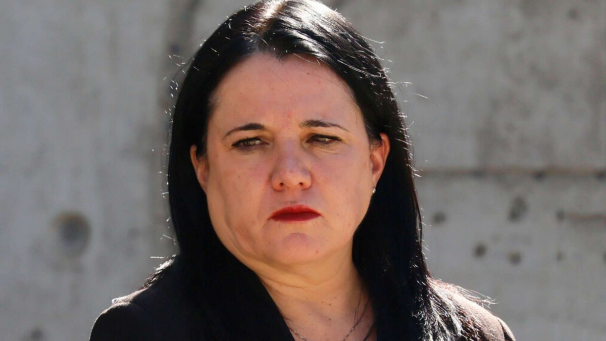 Ministra Steinert visita a joven baleada en San Bernardo y refuerza búsqueda de responsables