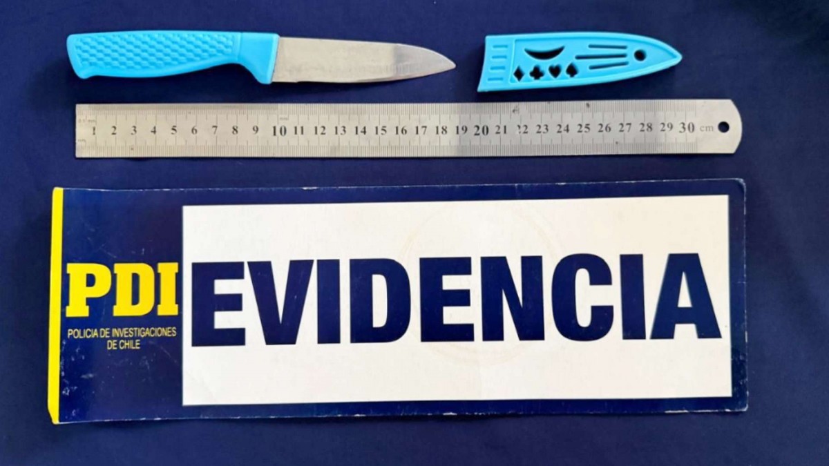 Detienen a estudiante de 14 años por portar cuchillo en colegio de Victoria