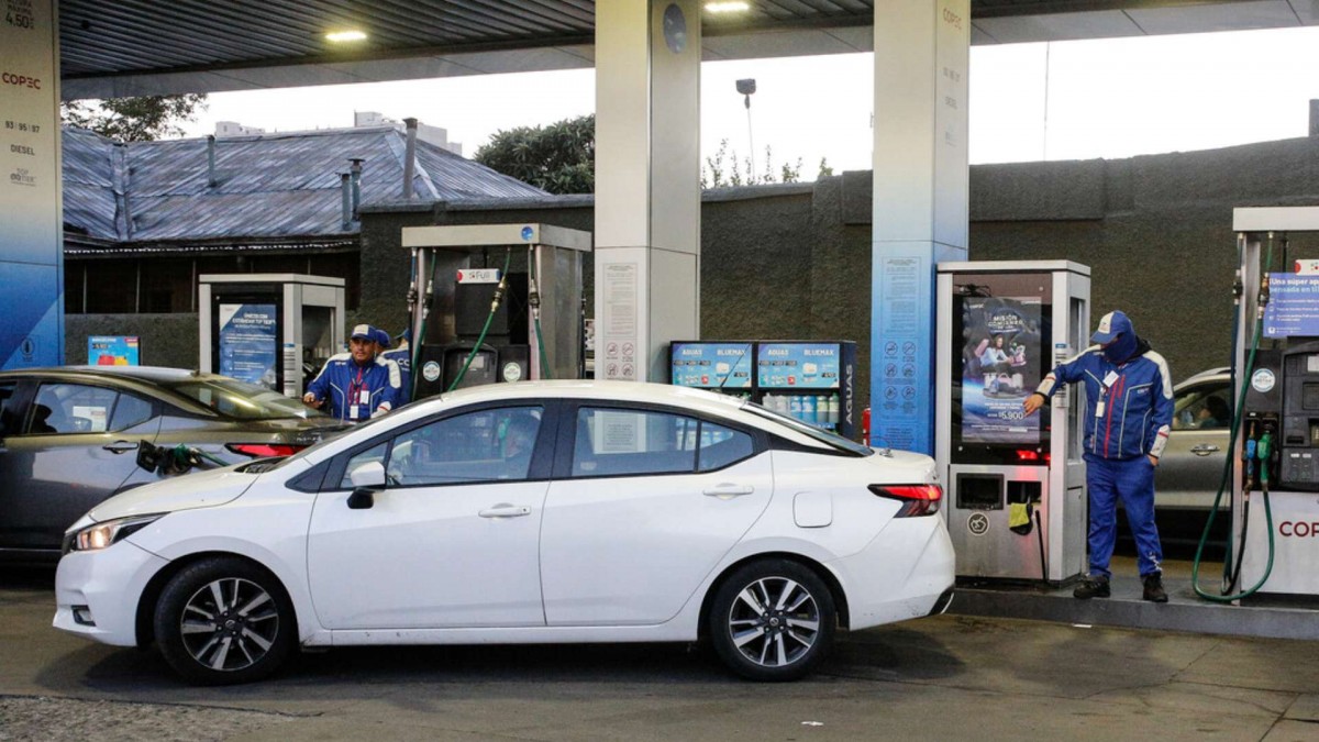 Chile encabeza el alza de los combustibles: Expertos proyectan un nuevo aumento