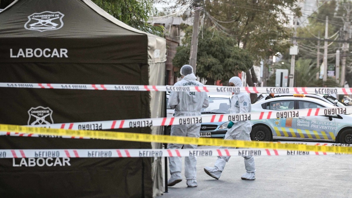 Suben a 4 los fallecidos tras noche de homicidios en la Región Metropolitana: Encontraron a persona sin vida en la vía pública