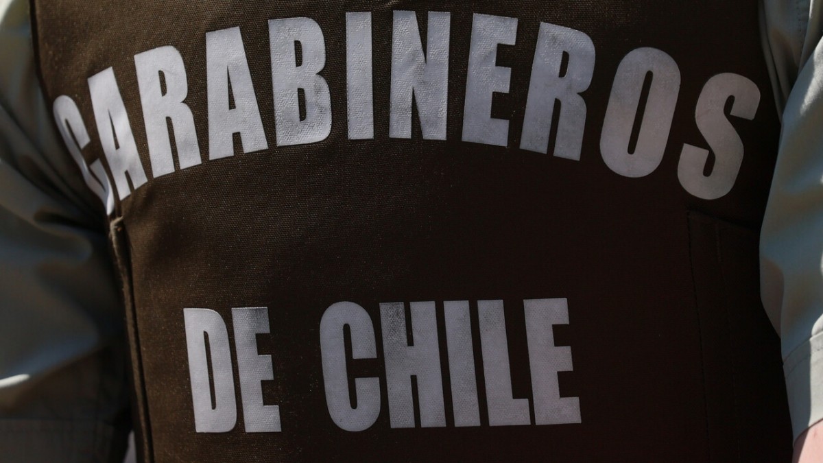Detienen a dos carabineros tras denuncia por presunta violación en procedimiento policial en Valparaíso