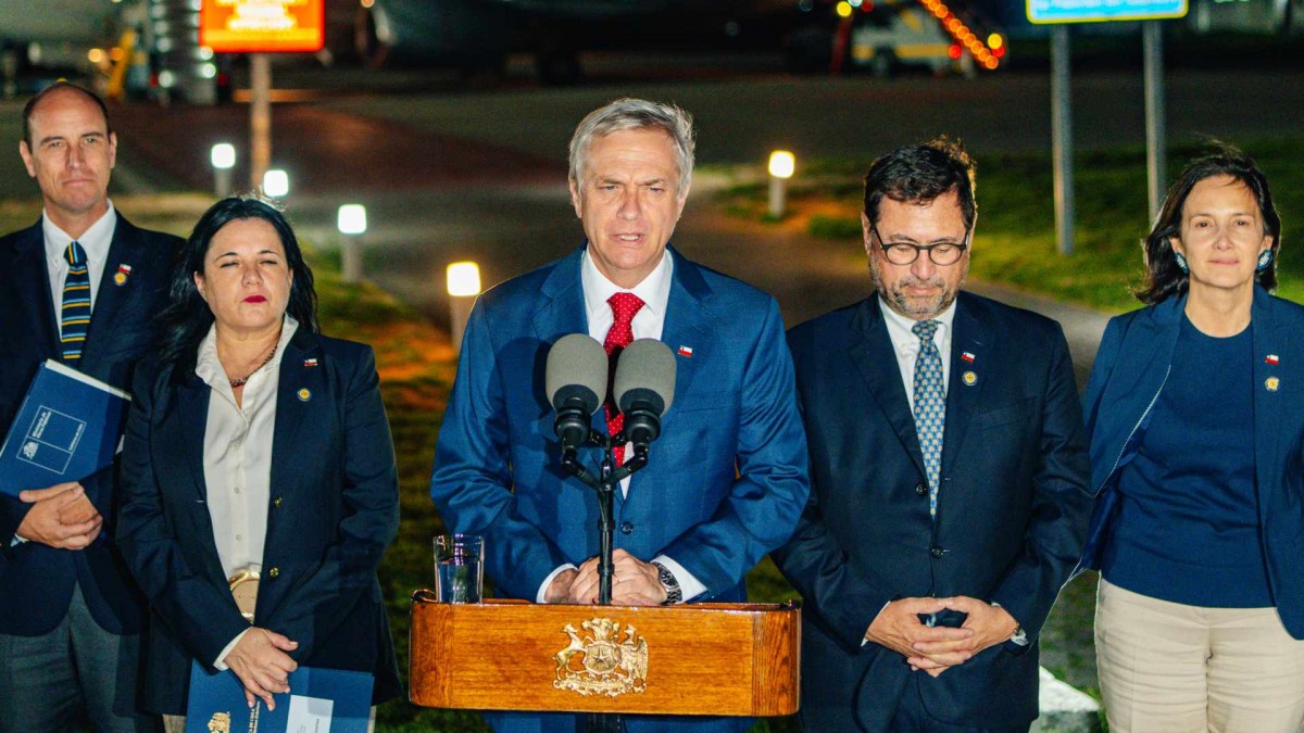 Antes de viajar a Argentina Kast sostiene que Apablaza 'es un prófugo de la justicia'