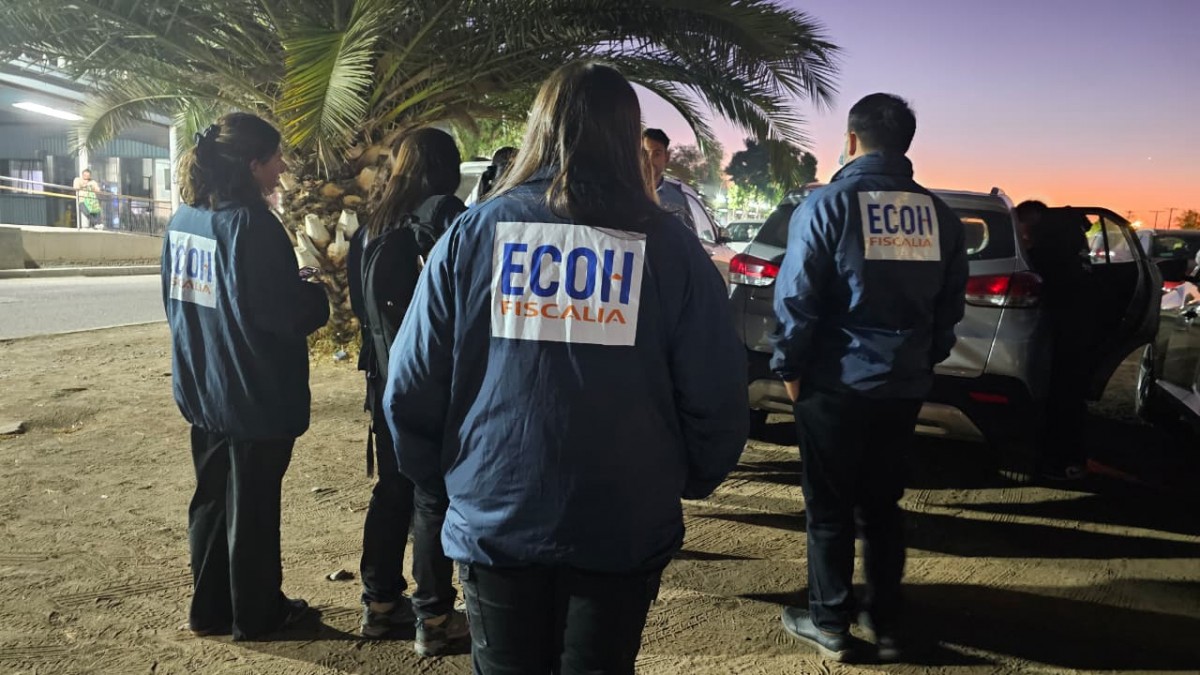 Asesinan a balazos a hombre en La Pintana: Una mujer recibió disparo en su pierna mientras esperaba locomoción pública