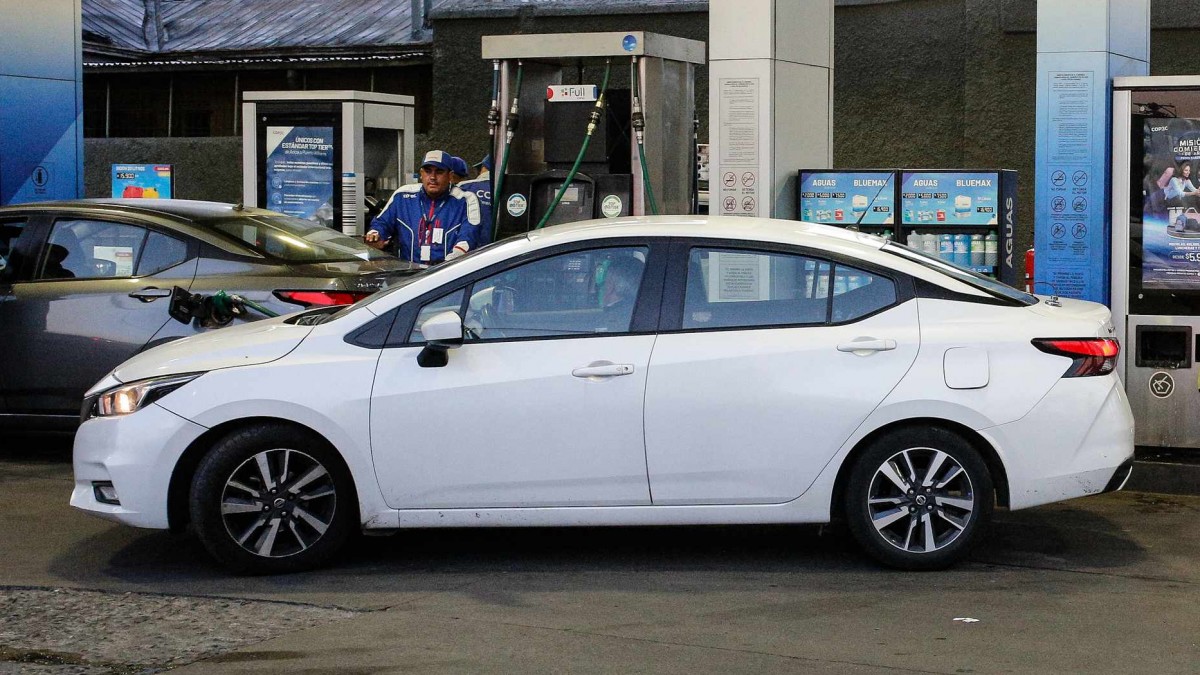 ¿Se viene otro golpe al bolsillo? La proyección que anticipa una nueva fuerte alza en el precio de las bencinas