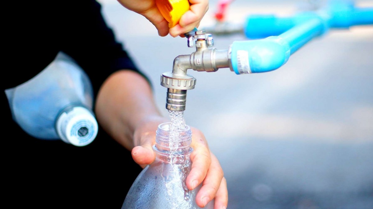 Programan cortes de agua en cuatro comunas de la RM este miércoles: Revisa los sectores afectados